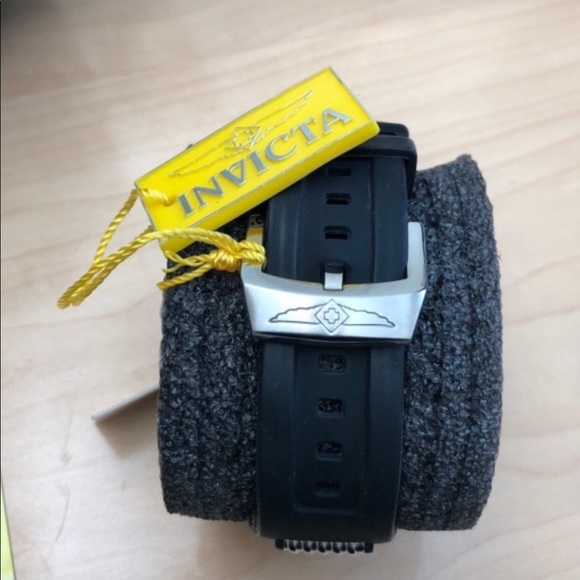 Men’s Invicta watch in pristine condition wore once included everything pictured - Picture 5 of 6